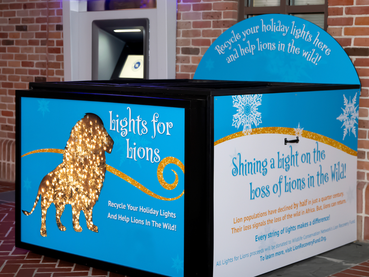 Recycling Holiday Lights at Audubon Zoo Baton Rouge Parents